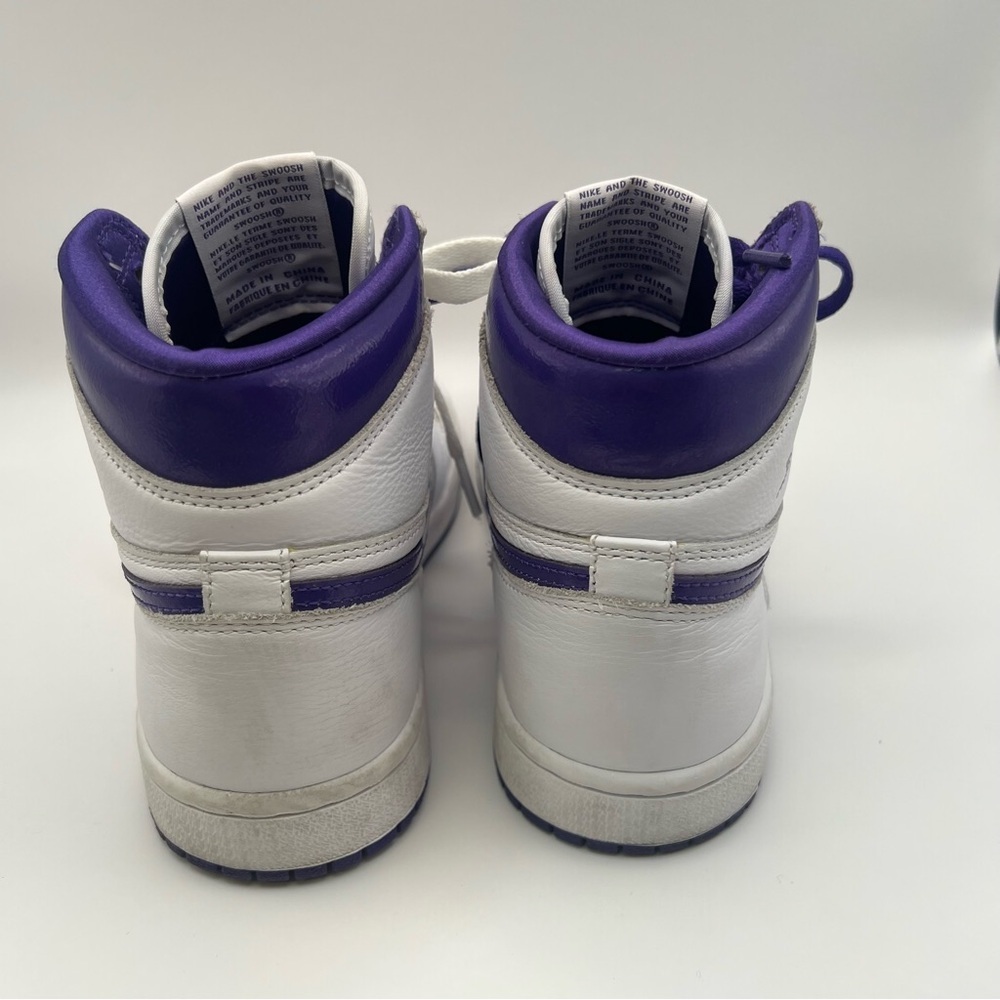 Women's Air Jordan 1 Retro High OG - Picture 4 of 9